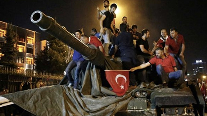 Kısıklı'da demokrasi nöbeti