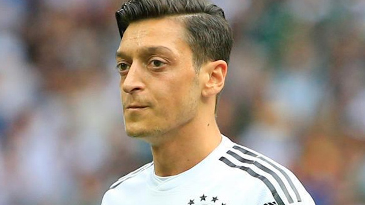Almanya Başbakanı Merkel'den Mesut Özil yorumu!