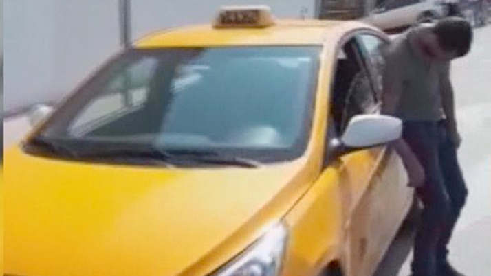 İstanbul'da taksi sürücüsünün görüntüsü şoke etti
