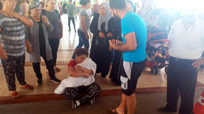 Antalya'da hastane önünde yürek yakan görüntü!