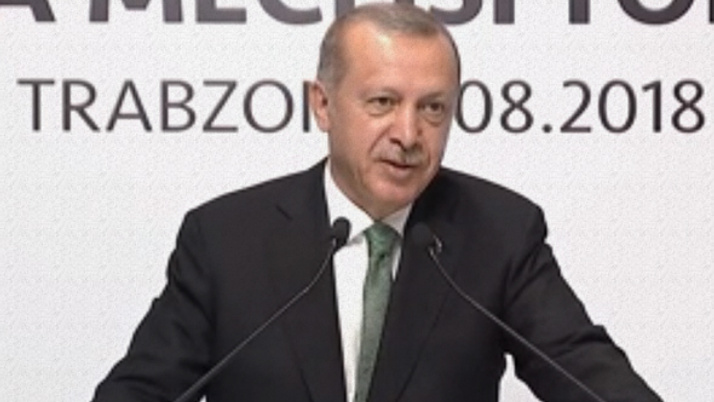 Erdoğan konuşurken salondan bu ses yükseldi! Gülümsedi ve...