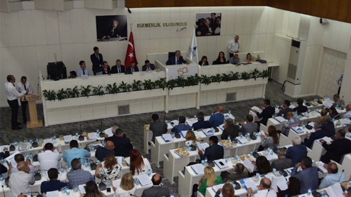 İzmir Büyükşehir'de tasarruf tedbirleri