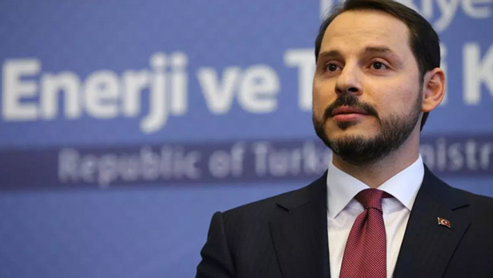 Berat Albayrak'tan dünyaya flaş mesajlar