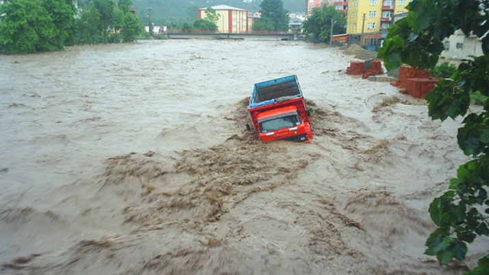Meteorolojiden o iller için önemli uyarı! Sel ve taşkın...