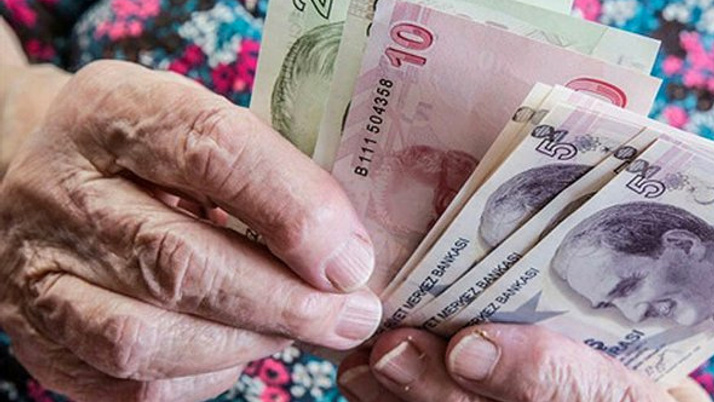 Emekliye müjde: 400 lira zam geliyor!