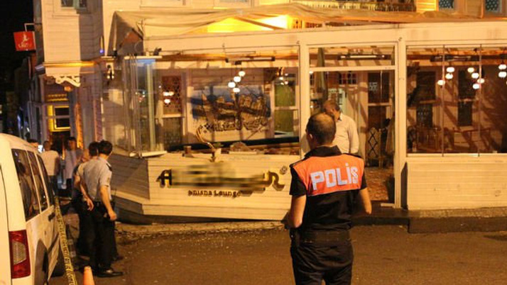 İstanbul'da ünlü kafeye silahlı saldırı