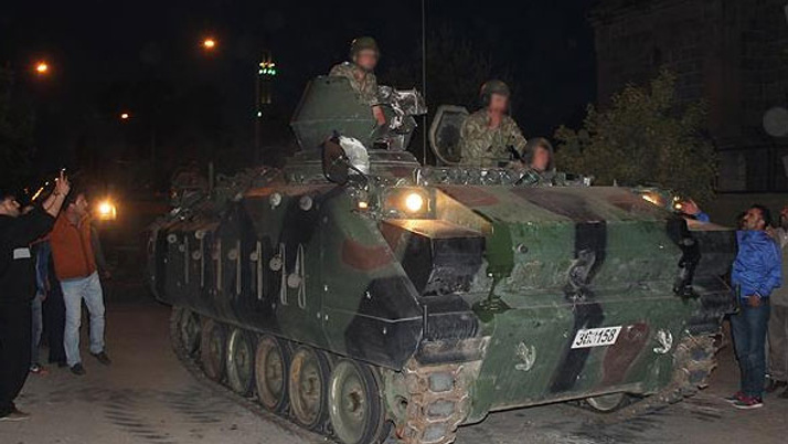 Darbe sanığı asker yaraladığı vatandaşın telefonunu gasbetmiş