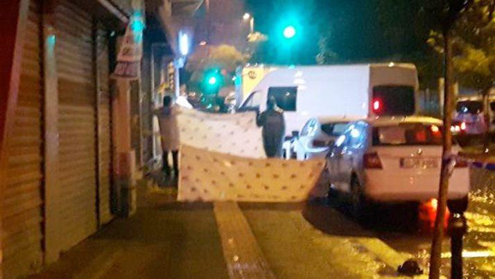 Zeytinburnu'nda Afgan genç boğazı kesilerek öldürüldü