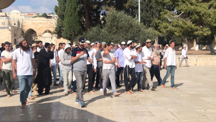 Fanatik Yahudiler Mescid-i Aksa'yı bastı!