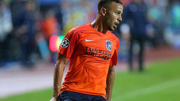 Başakşehir 2 futbolcuyla yollarını ayırıyor
