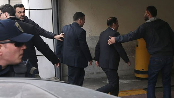 Yunanistan'daki darbeci 8 askerle ilgili dikkat çeken iddia