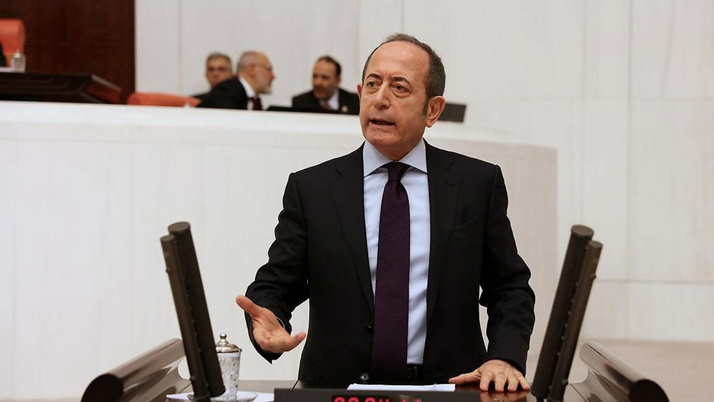 Mehmet Akif Hamzaçebi aslen nereli eşi ve çocukları kimdir?