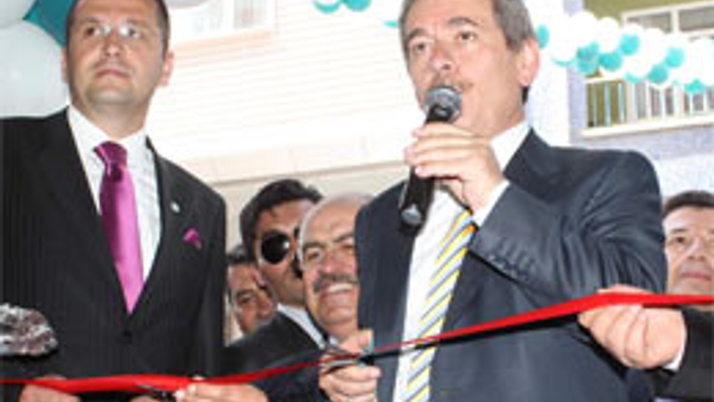Şener'den iktidar ve muhalefete yaylım ateşi