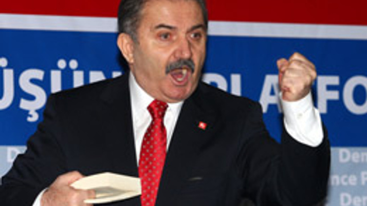 DP Lideri Zeybek partiyi ayağa kaldırdı