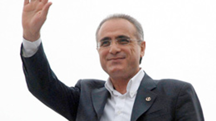 Yalçın Topçu partisinden istifa etti!
