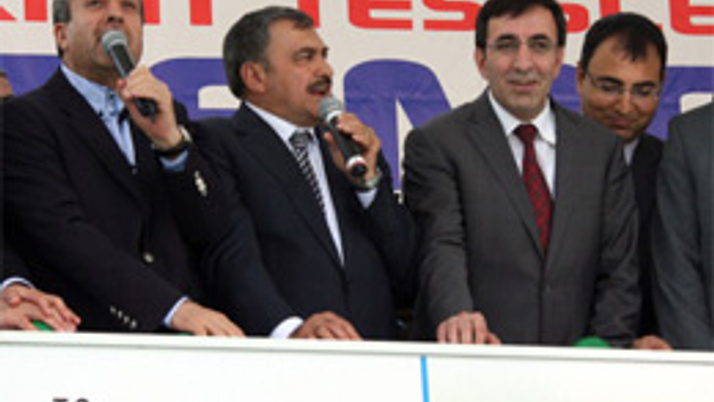 Bakan Yılmaz'dan el fenerli inceleme!