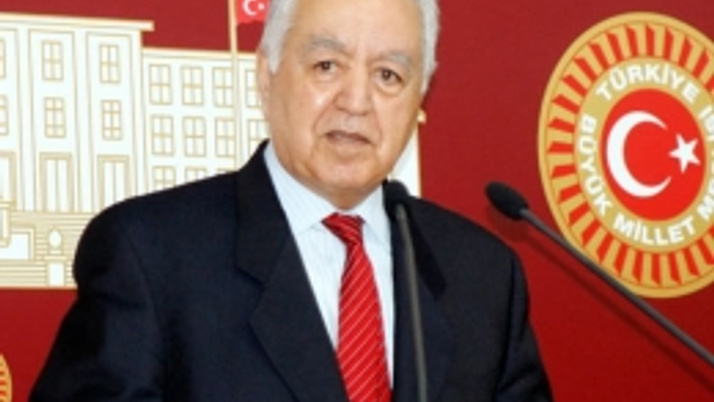 CHP'li Loğoğlu: Askerle tankla girilmesi Suriye'ye saldırıdır