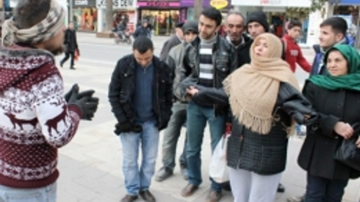 Sarılmak bedava eylemi kadından ilginç sözler