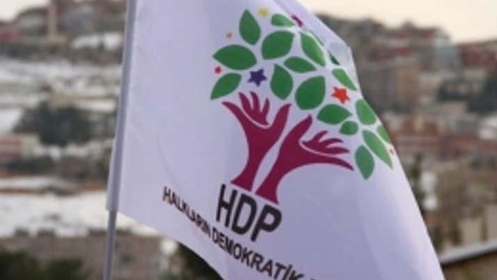 AK Parti'nin elindeki son anket HDP barajı aşacak mı?