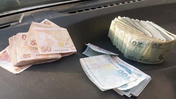 Yıkamaya gönderilen yorganın içinden para çıktı