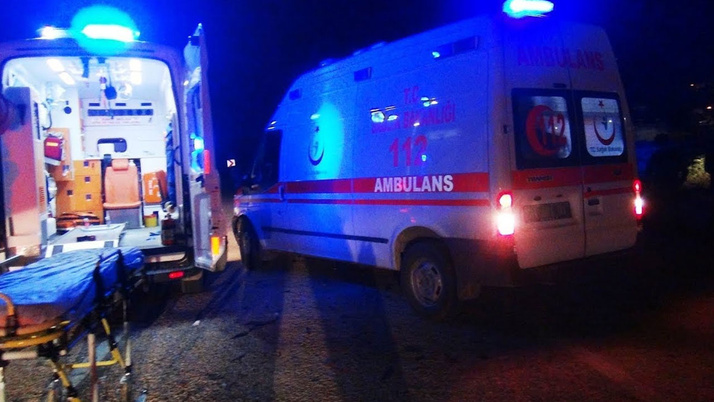 Osmaniye'de MHP'nin seçim aracı devrildi