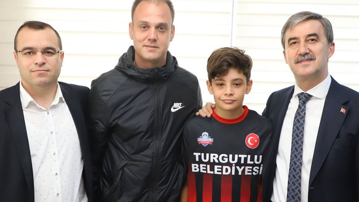 Turgutluspor'dan Fenerbahçe'ye transfer oldu