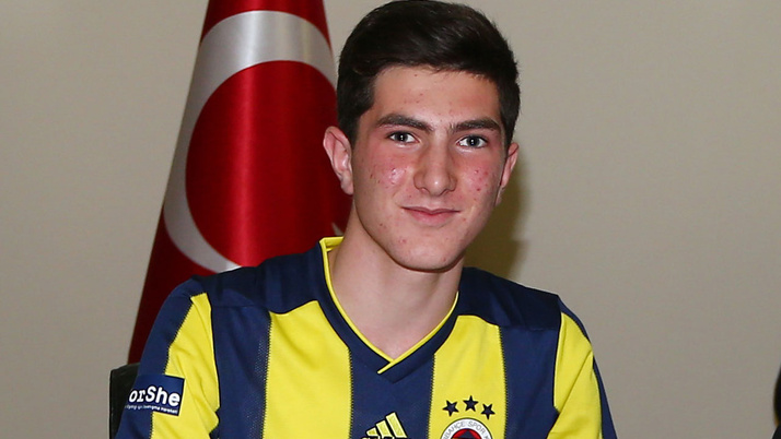 Fenerbahçe'de Osman Ertuğrul Çetin'e profesyonel sözleşme
