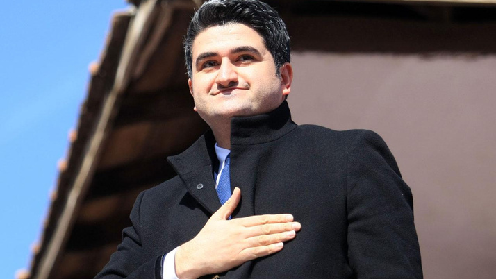 Onursal Adıgüzel : 'Analar çocuklarına salçalı ekmek yediriyor'