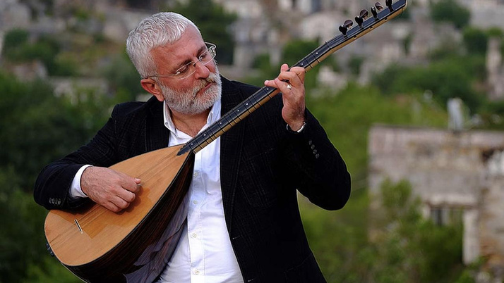 Onur Akın aslen nereli kaç yaşında unutulmaz şarkıları
