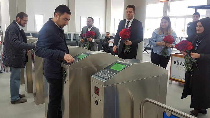 Kabataş Meydanı ve Transfer Merkezi projesinin ilk etabı hizmete başladı