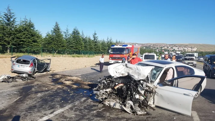 Ankara Elmadag Da Zincirleme Kaza 3 Olu Internet Haber