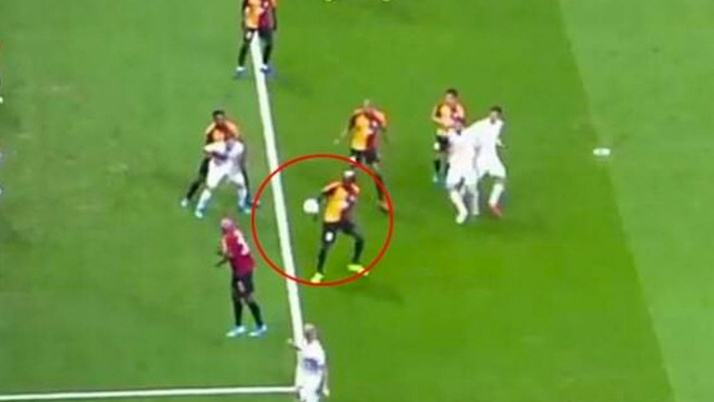 G.Saray maçında penaltı tartışması! Toroğlu bakın ne dedi ...