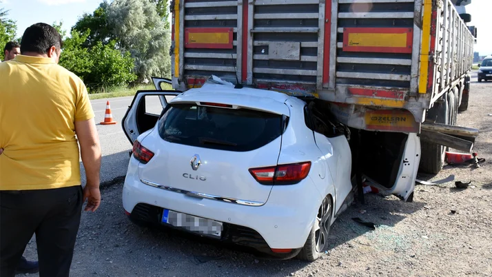 1 7 milyon agir hasarli arac trafikte