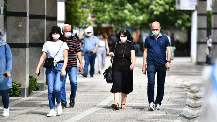 İzmir'de vaka sayısı 10 günde iki kat arttı! İki günde 15 kişi koronadan öldü