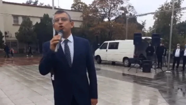 CHP'li Özgür Özel: İzmir Marşı okuyunca yağmur yağmayı kesti