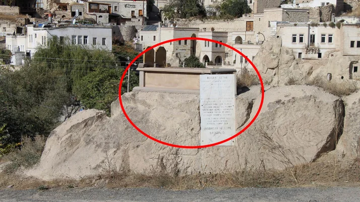 Nevşehir'de bu mezarı gören bir daha bakıyor! Yapımı yıllar sürdü