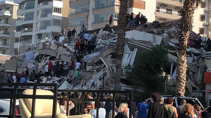 İzmir 6.6'lık depremle sarsıldı! İşte İzmir'de deprem toplanma alanları
