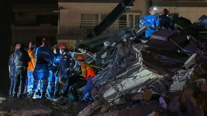 İzmir'de depremin 14 ve 15. saatlerde gelen iki ayrı mucize kurtuluş! Biri 62 biri 53 yaşında