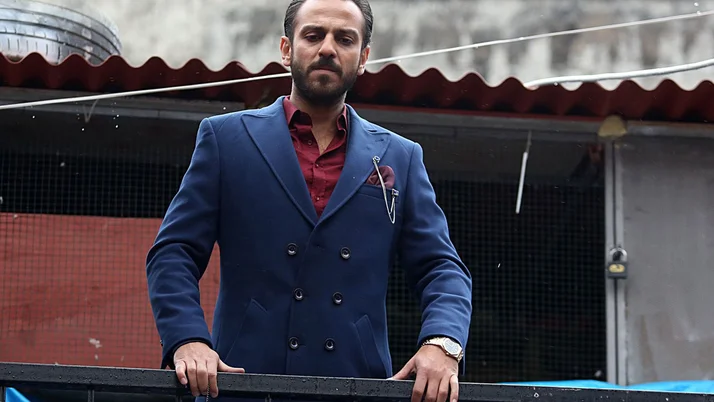 Çukur'un Vartolu'su Erkan Kolçak Köstendil'den alkışlık hareket AKUT'a bağış için...