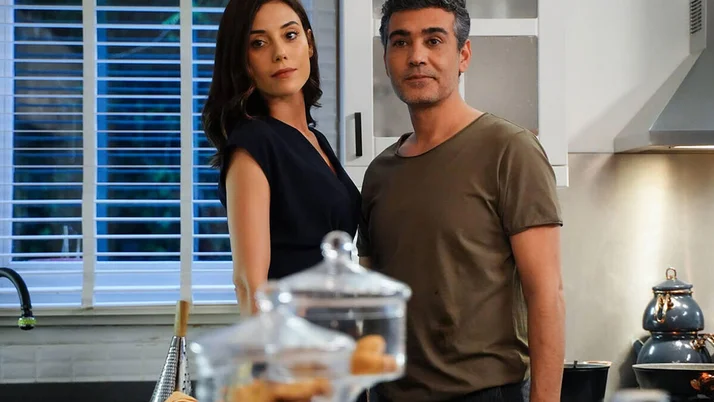 Sadakatsiz dizisine bomba yeni oyuncu Cansu Dere için bakın kim geldi