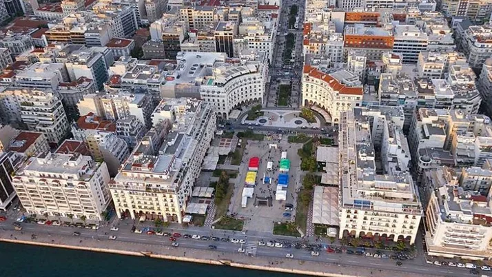 Yunanistan'ın Selanik ve Serez kentlerinde Kovid-19 nedeniyle 14 günlük karantina