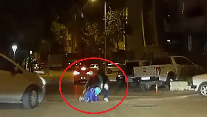 Isparta'da 3 yaşındaki çocuk hareket halindeki otomobilden düştü