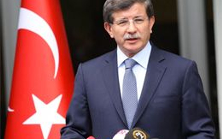 Ahmet Davutoğlu konuştukça yüzleri asıldı