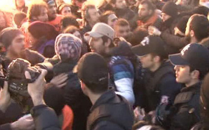 Ankara eylemine müdahale! Taksim karıştı!