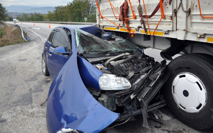 Bursa'da trafik kazası: 1 ölü, 5 yaralı