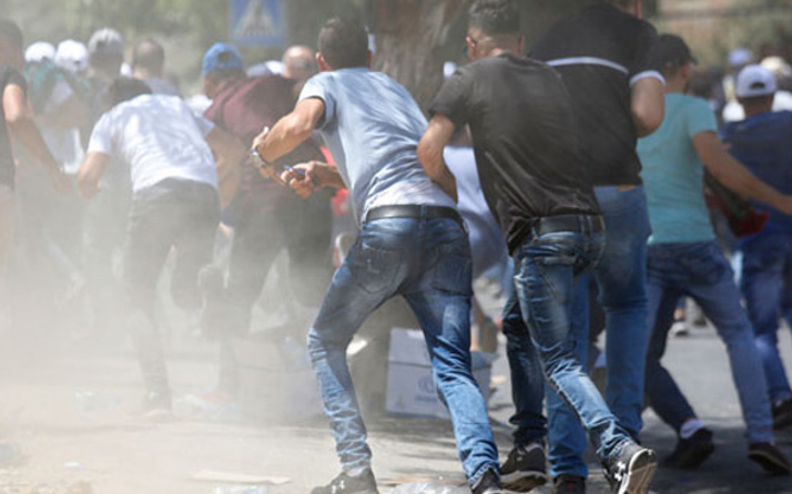 İsrail polisi Filistinliler'e saldırdı! Büyük gerginlik