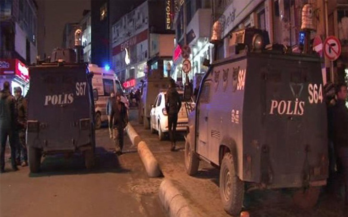 İstanbul'un göbeğinde molotoflu saldırı!