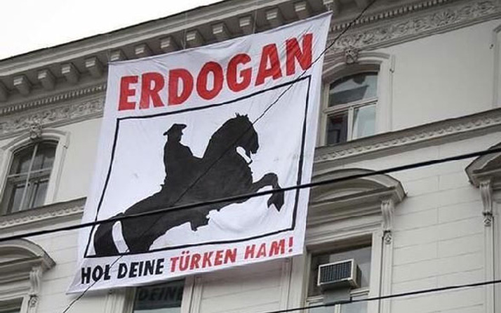 Türkiye'nin büyükelçiliğine çirkin saldırı