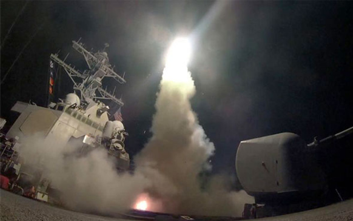 ABD'den son dakika hamlesi Suriye'yi füzelerle vurdu