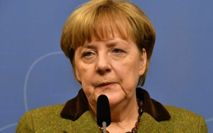 Alman aktivistin tutuklanmasına Merkel’den tepki